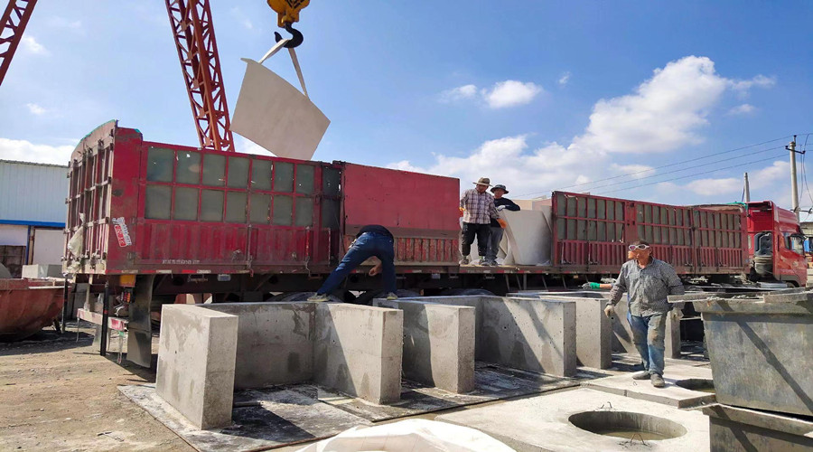 GRC構(gòu)件裝車發(fā)貨