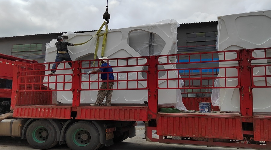 海南體育中心UHPC鏤空幕墻板產品出貨