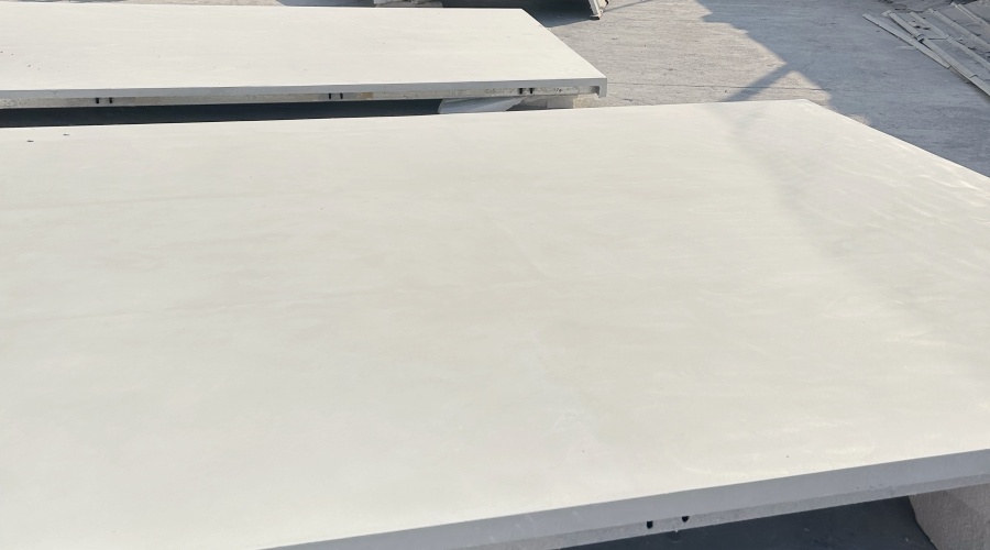 湛江核電UHPC幕墻大板與帶鋼架構件