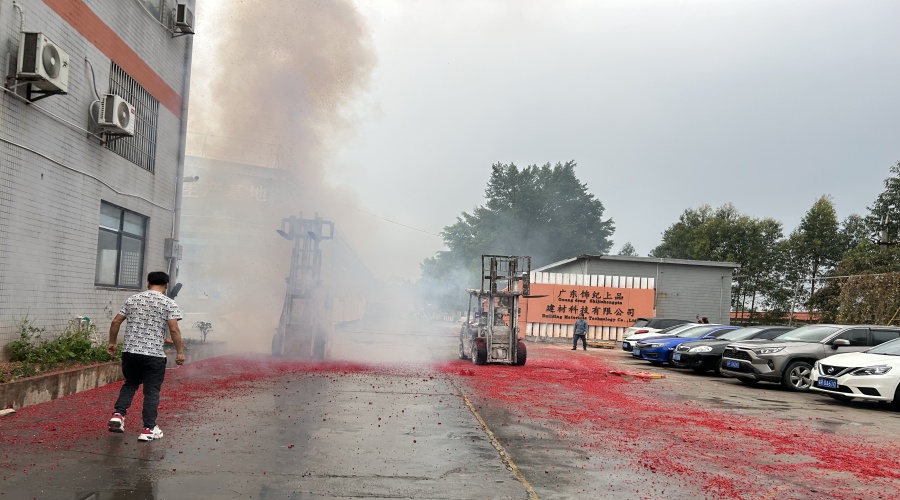 飾紀(jì)上品GRG廠家開工大吉